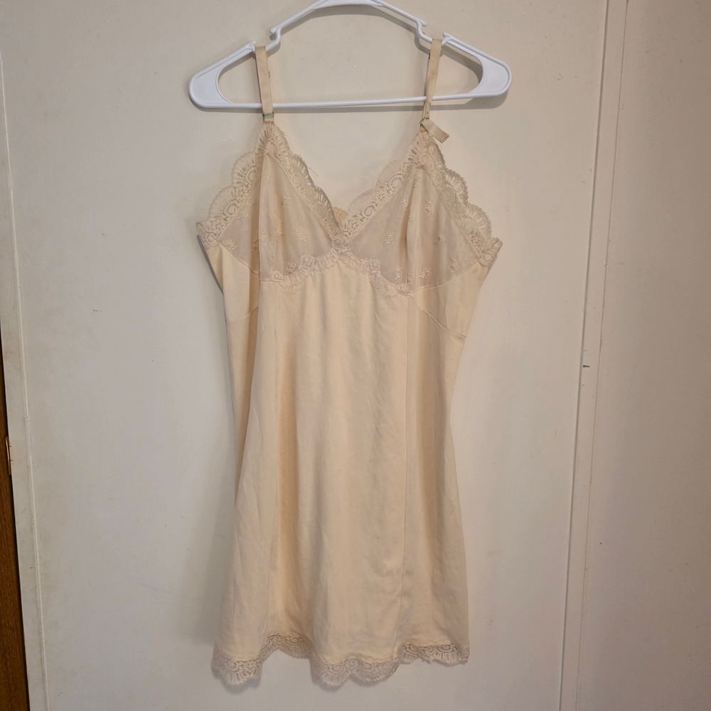 Vintage Sears Womens Full Slip Size 38 Short Beige Lace Trim Non Cling Coquette